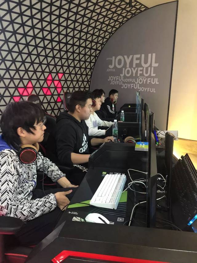 基础设施的 基础设施的